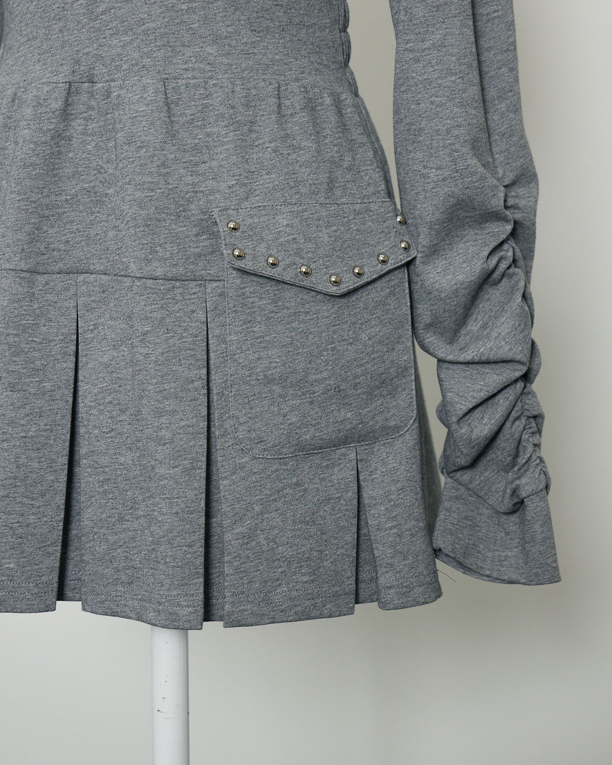 レイヤードプリーツボンディングワンピ