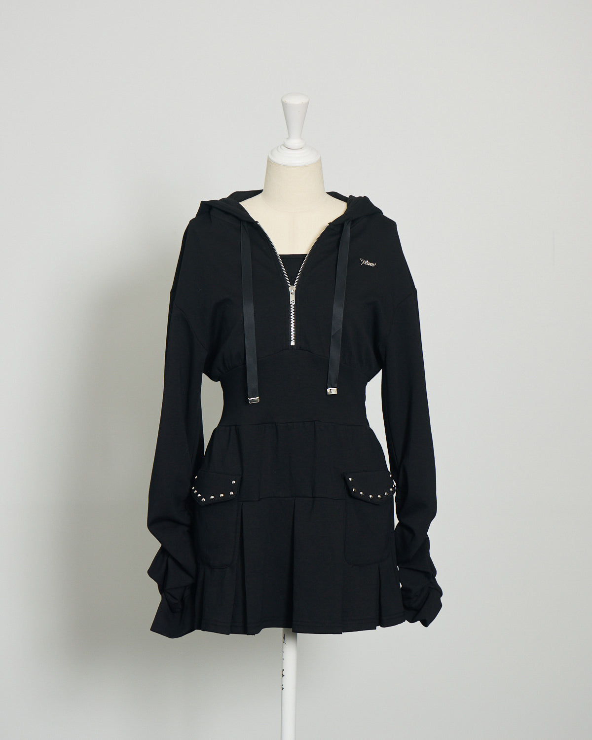 カラー:ブラック