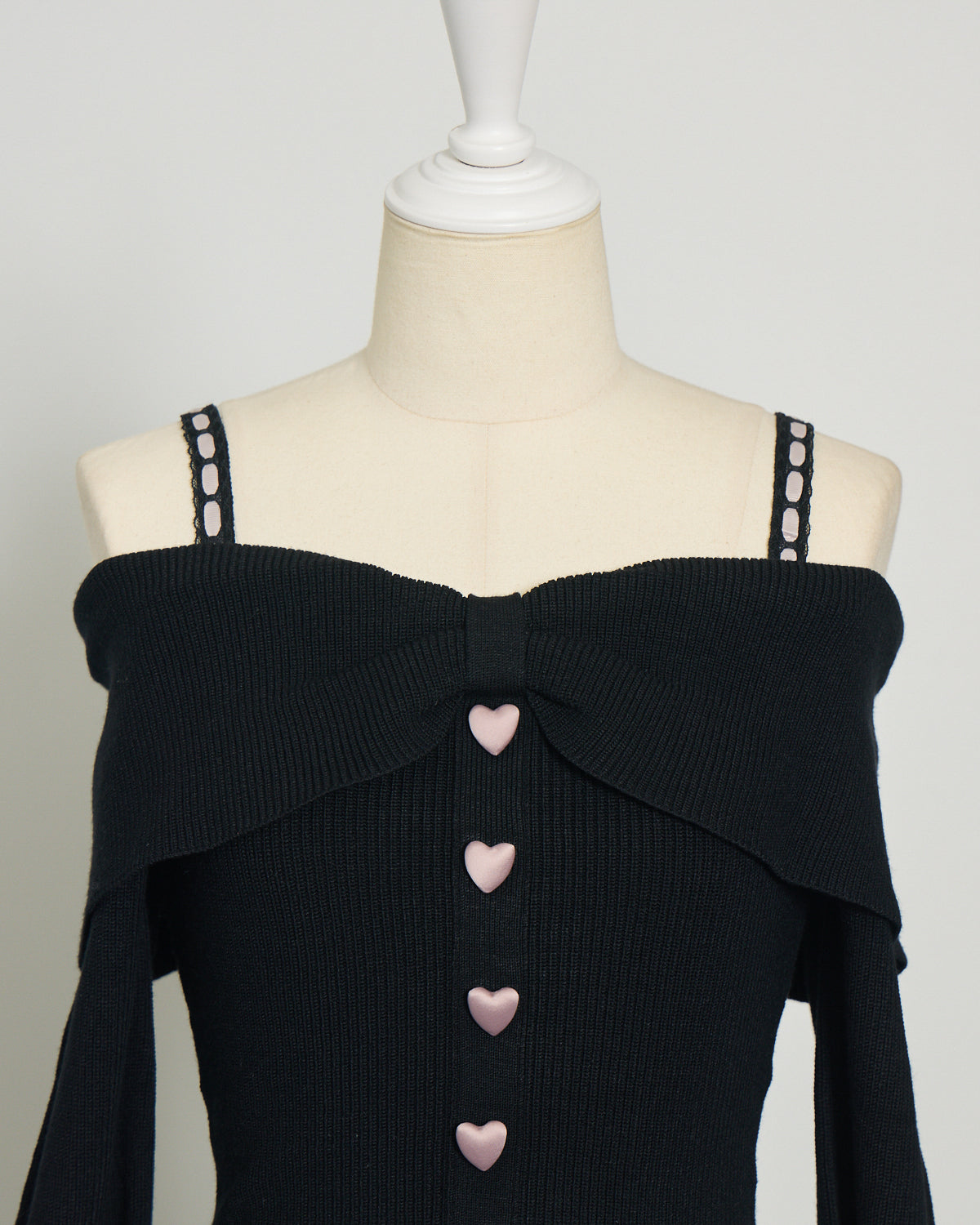 ハートボタンオフショルリボンニット