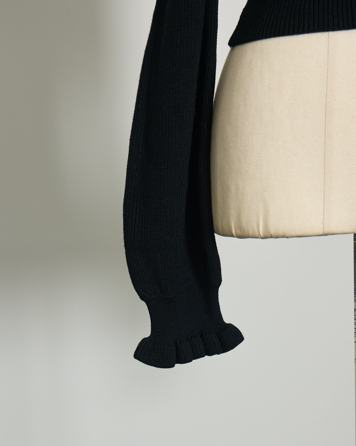 ハートボタンオフショルリボンニット