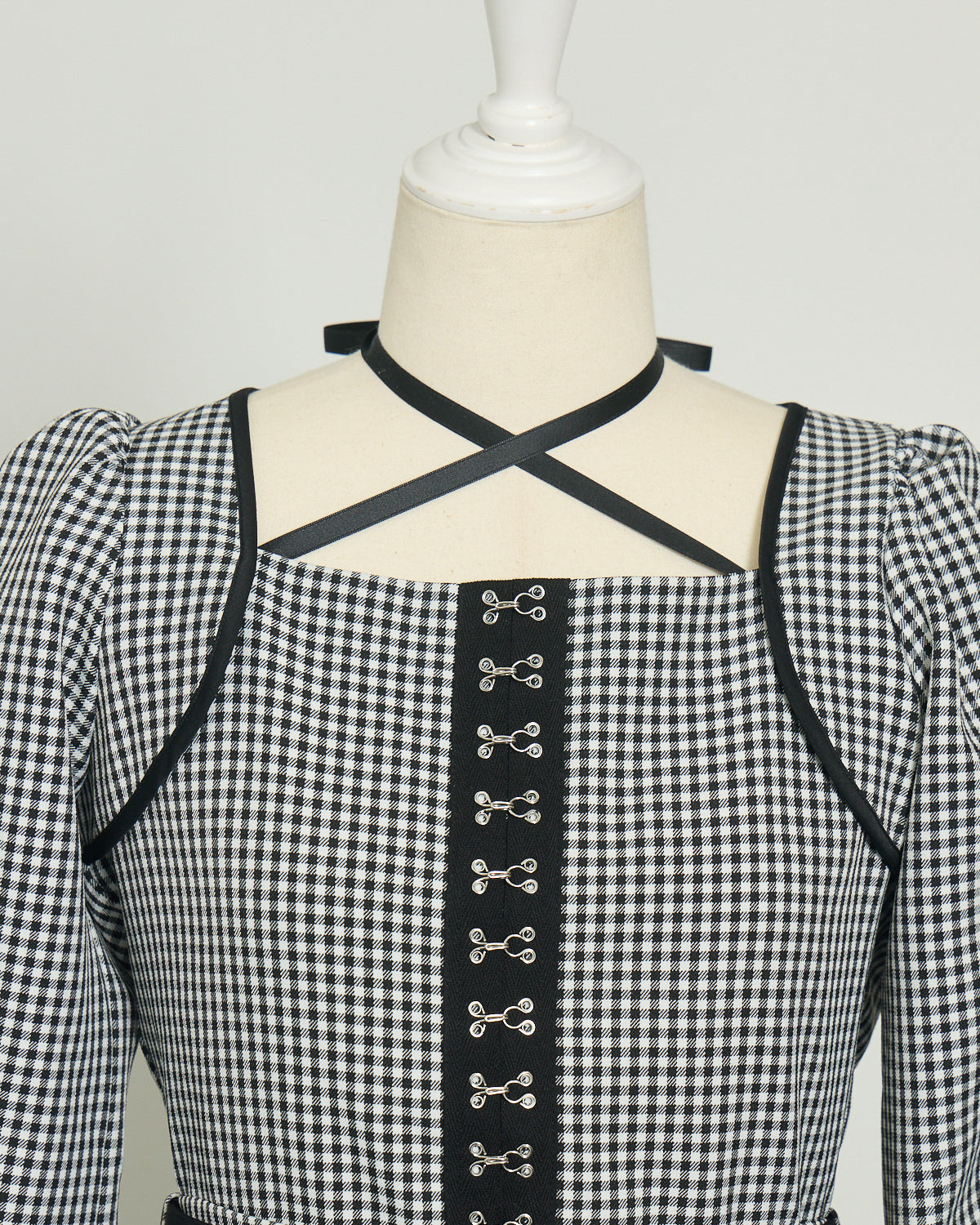 フロントホックパイピングケープセットアップ