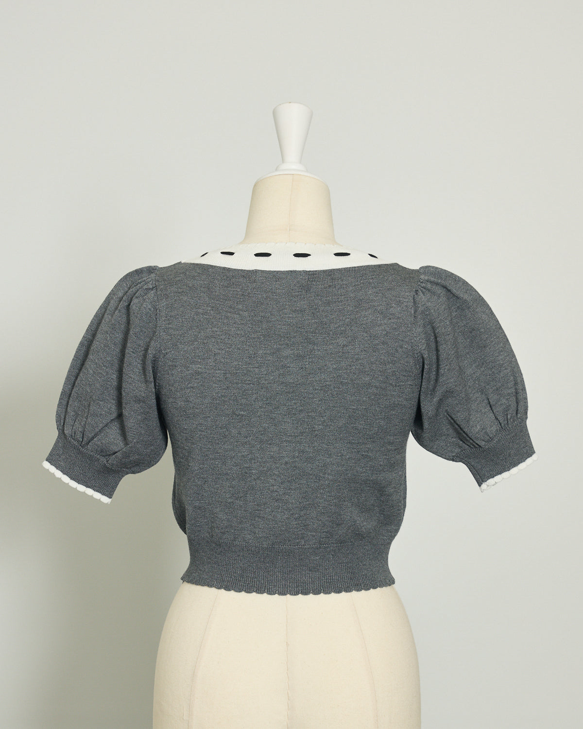 アームウォーマー付きバイカラーリボンニット