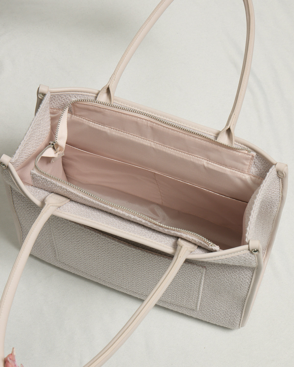 リボンチャーム付きツイードスクエアトートバッグ