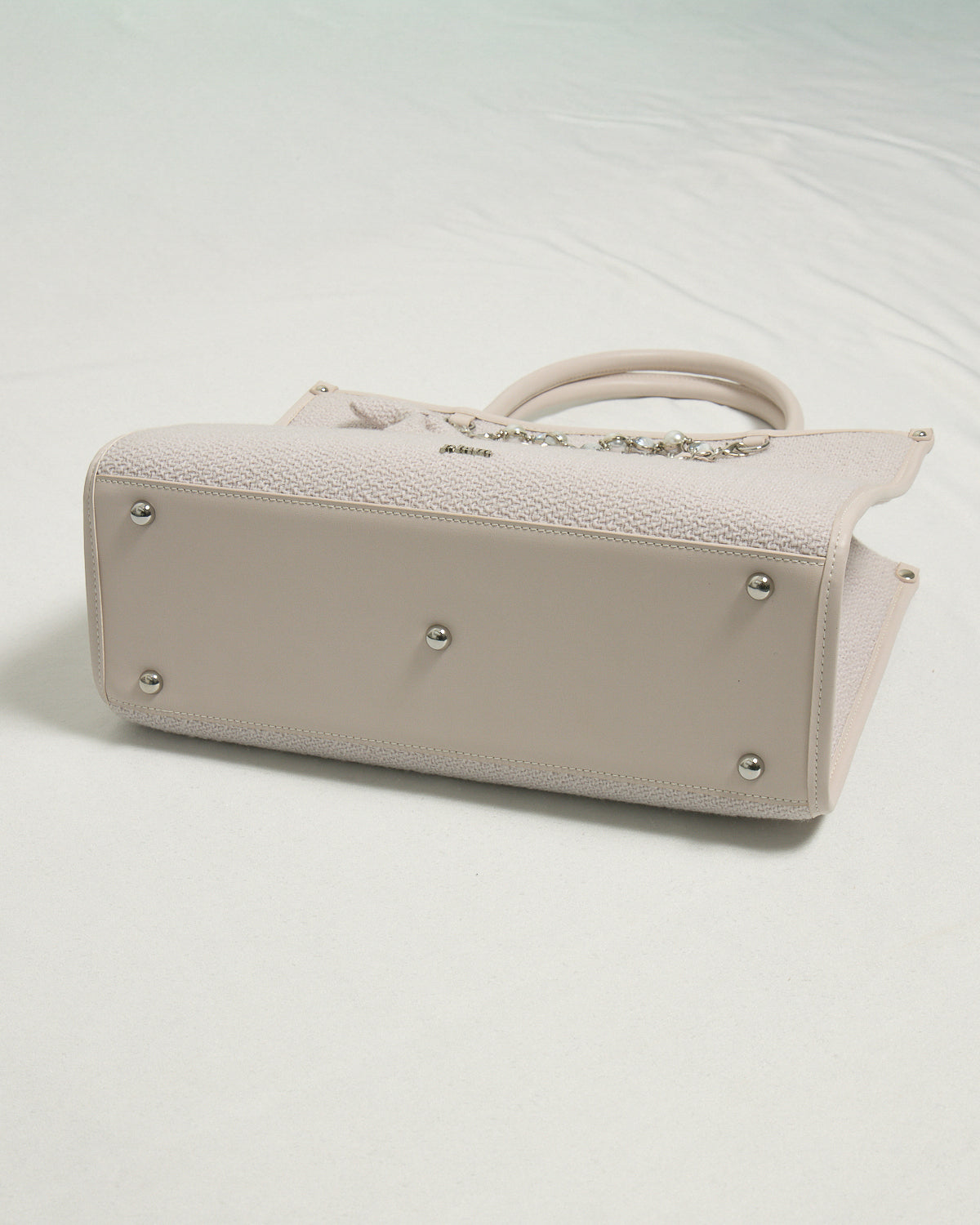 リボンチャーム付きツイードスクエアトートバッグ