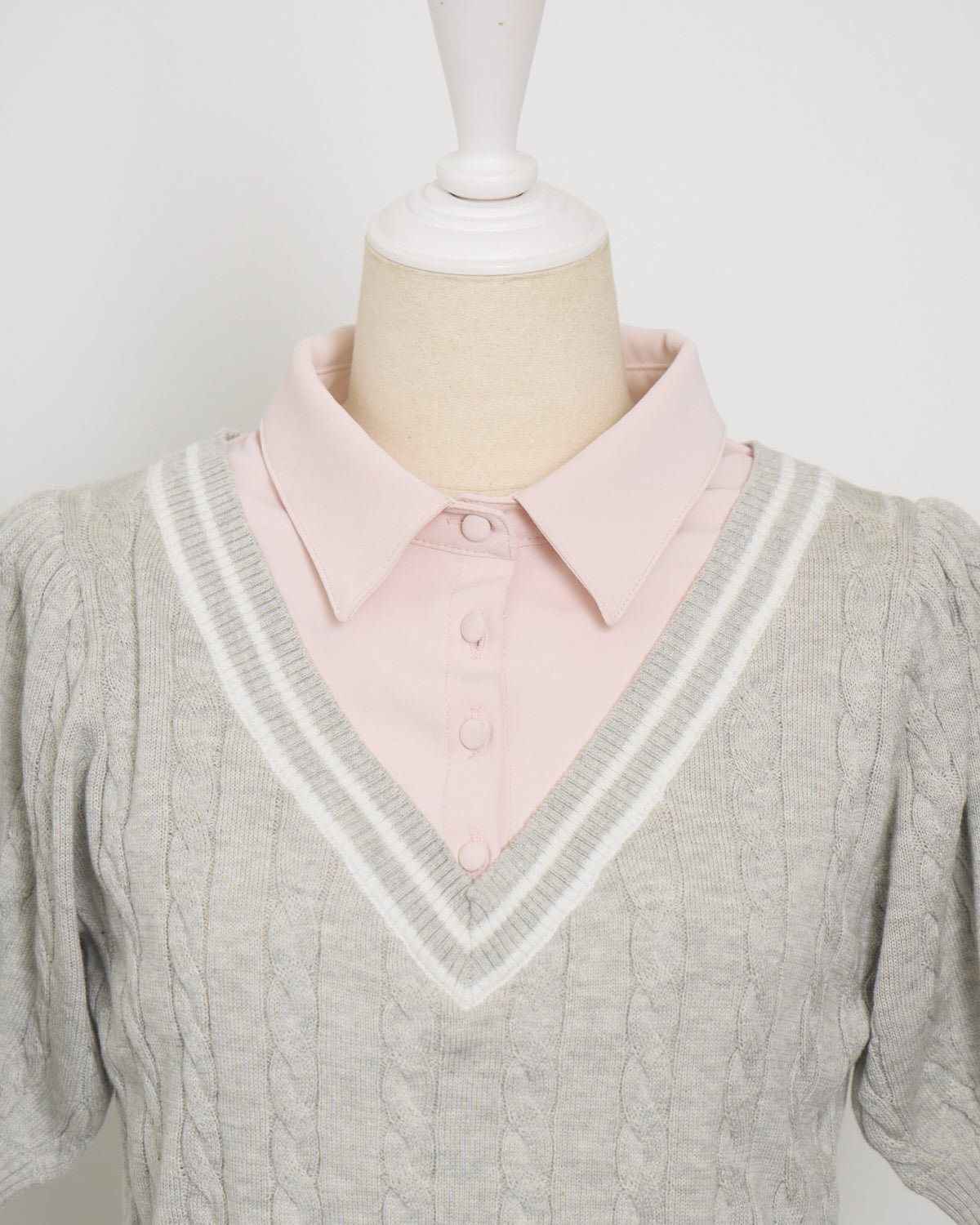 リボンタイ付きレイヤードケーブルニット