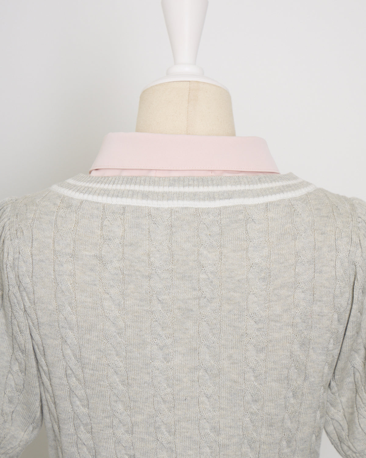 リボンタイ付きレイヤードケーブルニット