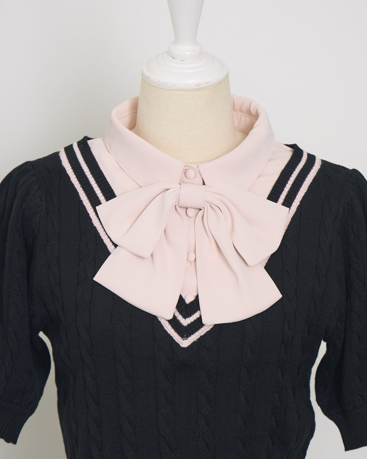 リボンタイ付きレイヤードケーブルニット