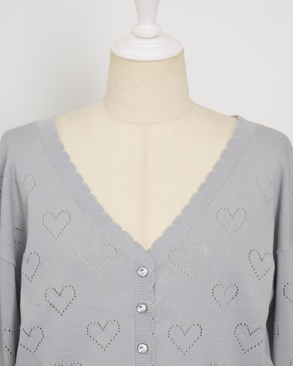 ハート透かしビジューボタンカーデ