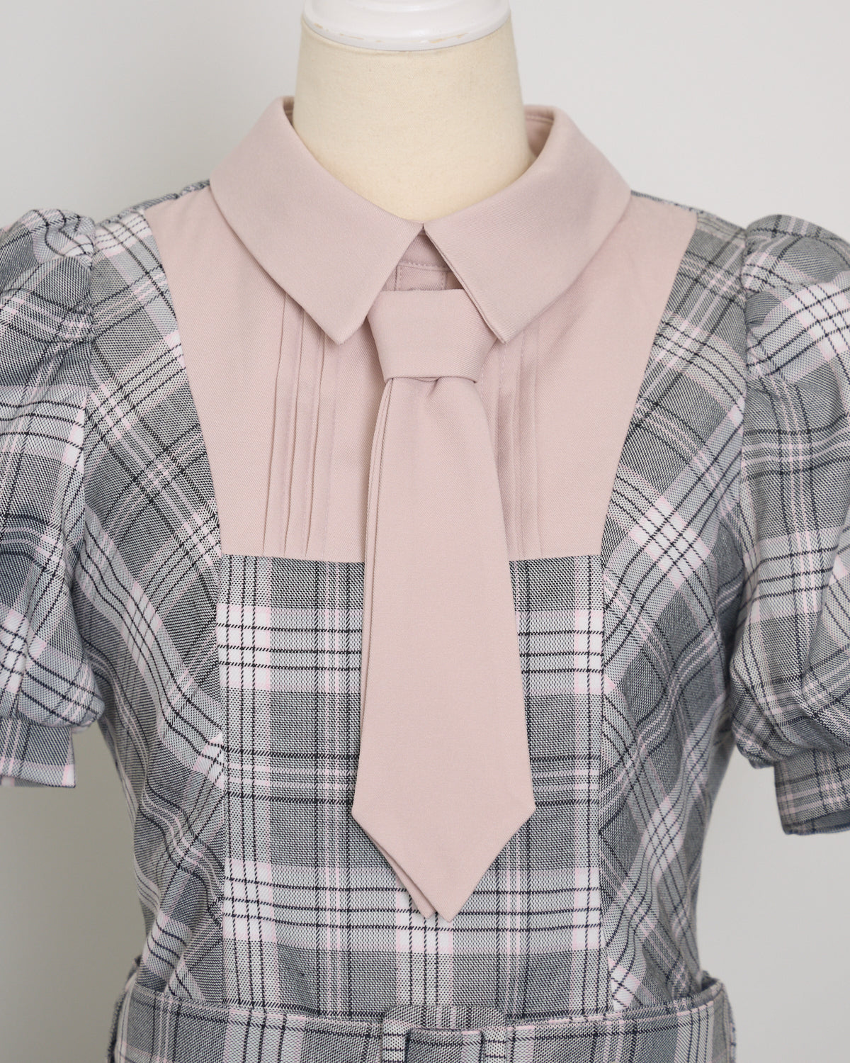 ネクタイ付きプリーツ半袖セットアップ