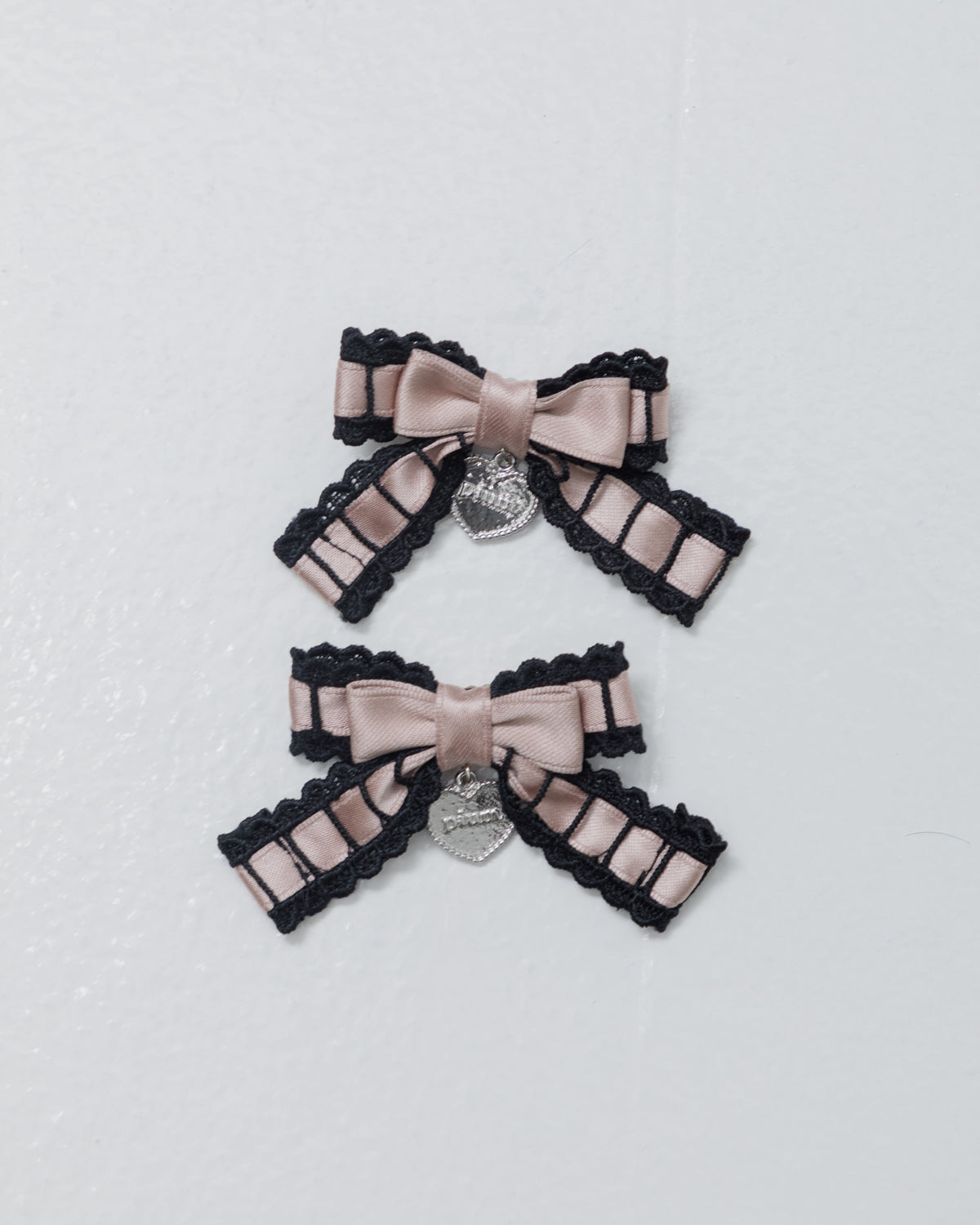 カラー:ブラック×ピンク