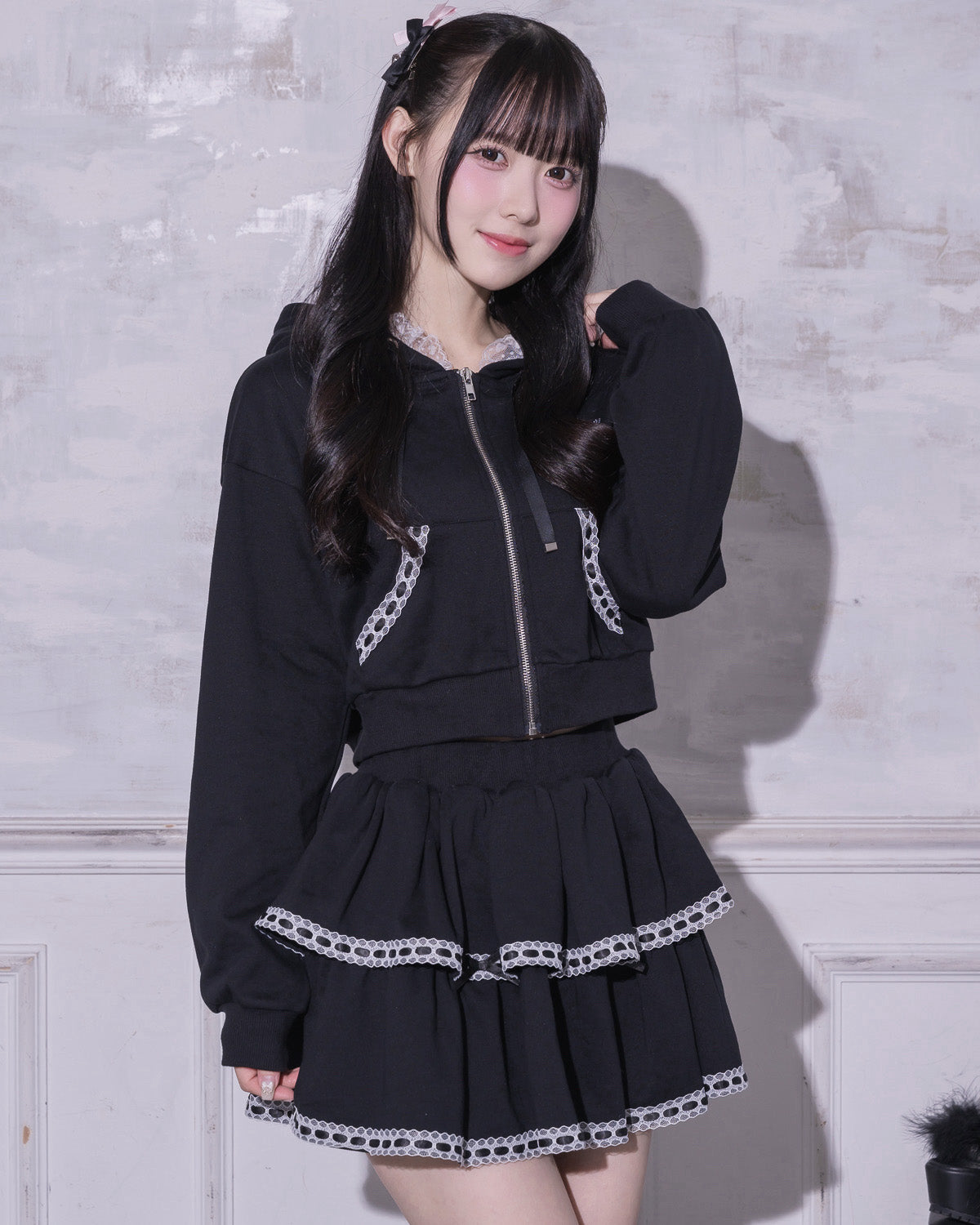 モデル身長:159cm/着用カラー:ブラック×ホワイト