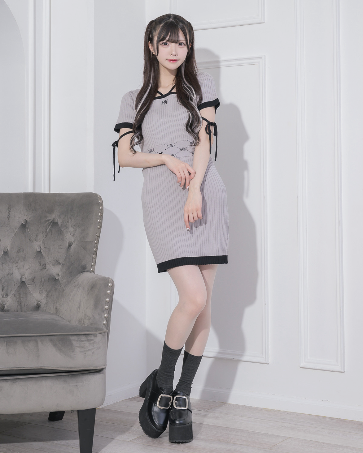 モデル身長:161cm/着用カラー:グレー×ブラック