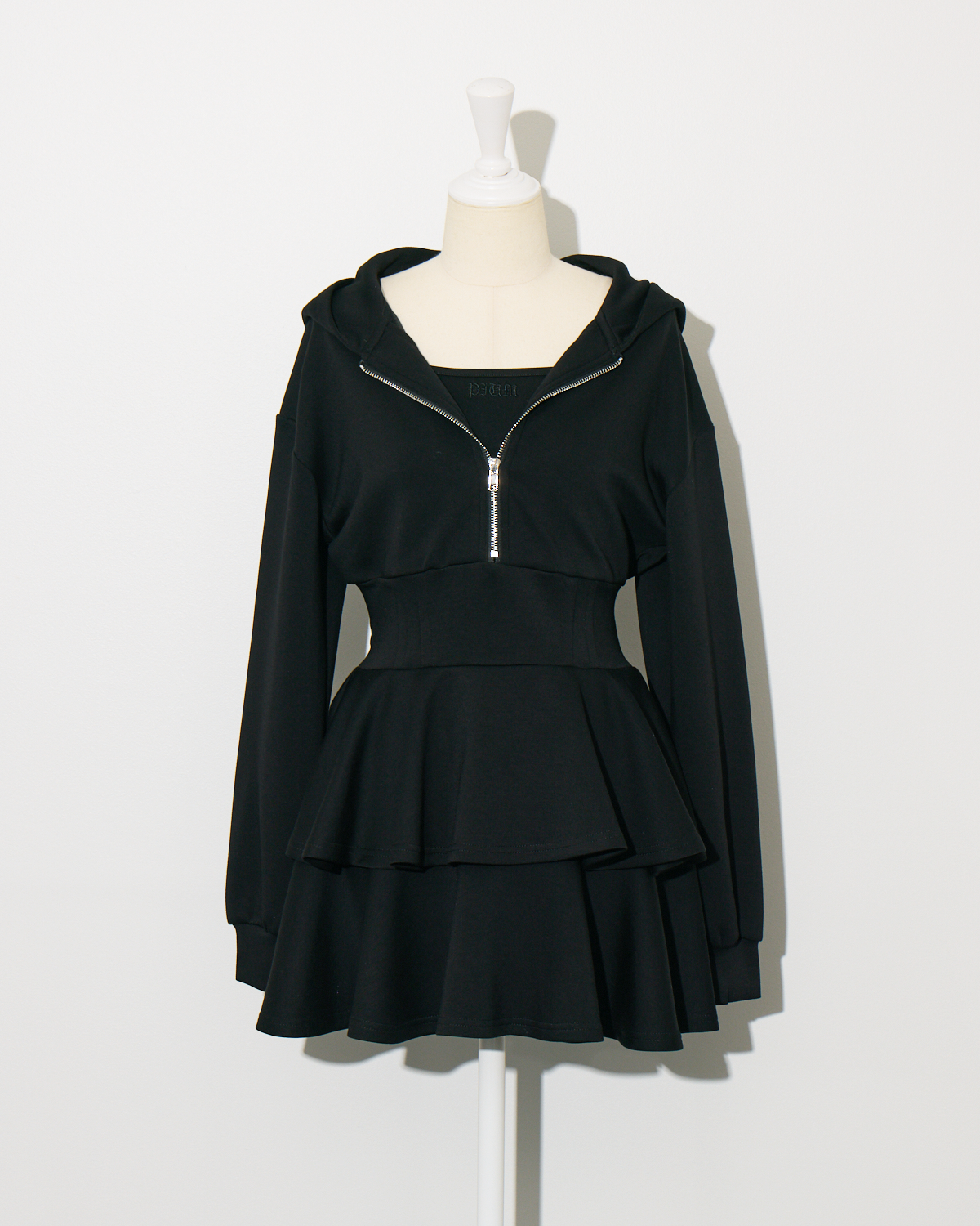 カラー:ブラック