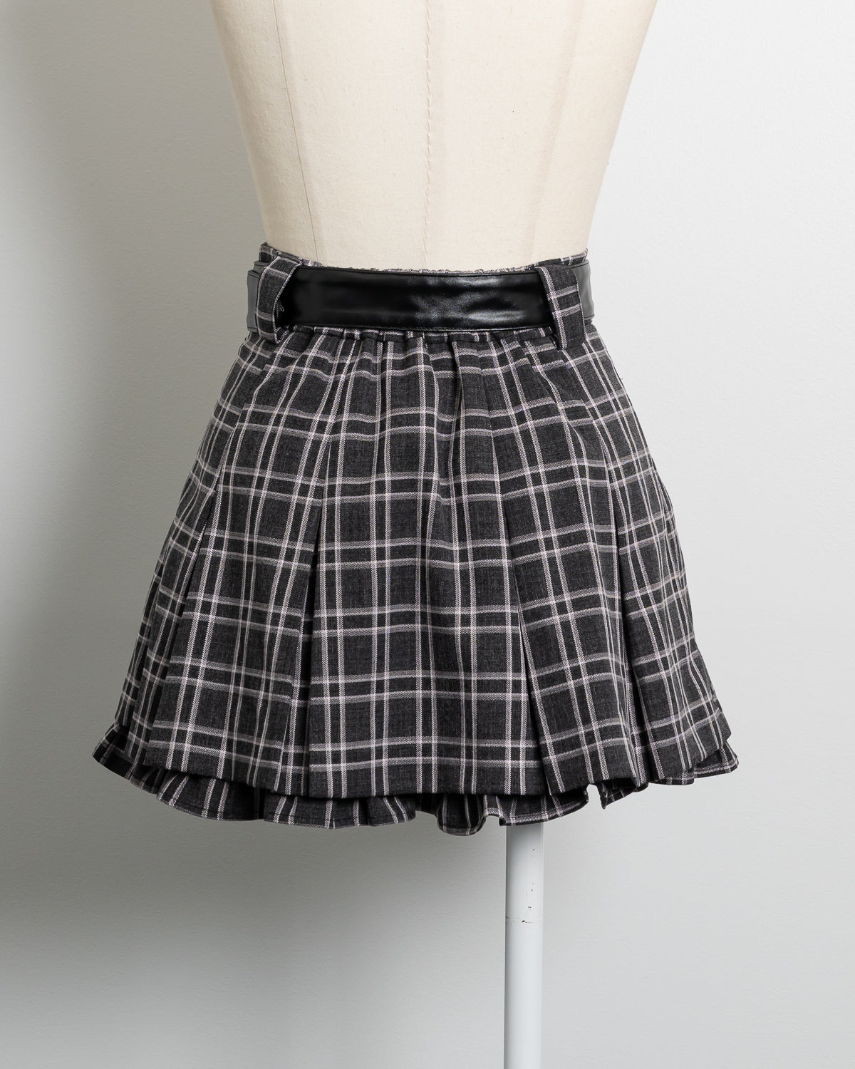 レザーベルトプリーツミニスカート