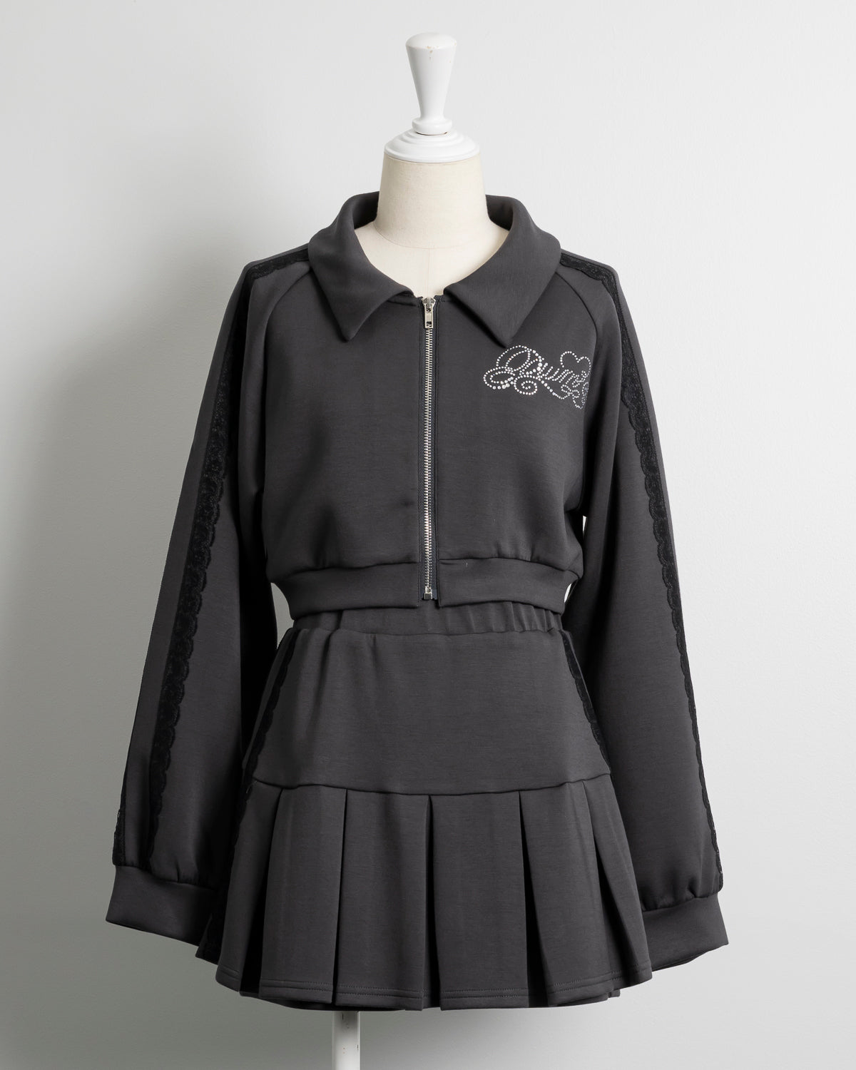 カラー:チャコール