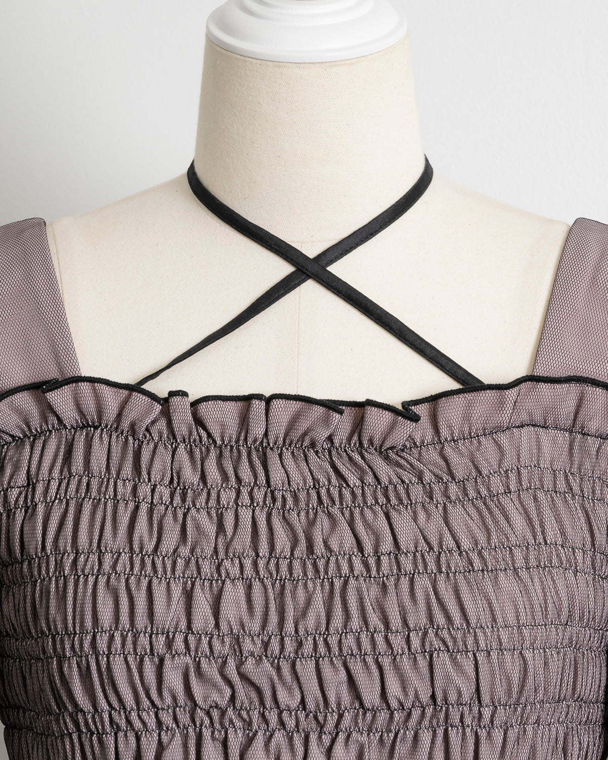 シャーリングチュール長袖フリルブラウス