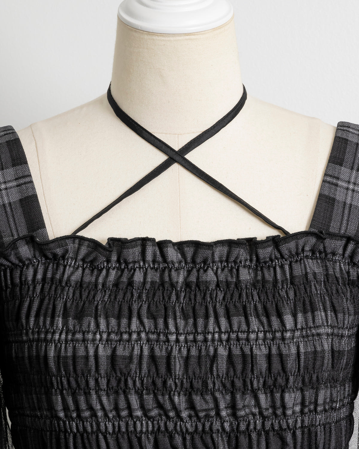 シャーリングチュール長袖フリルブラウス