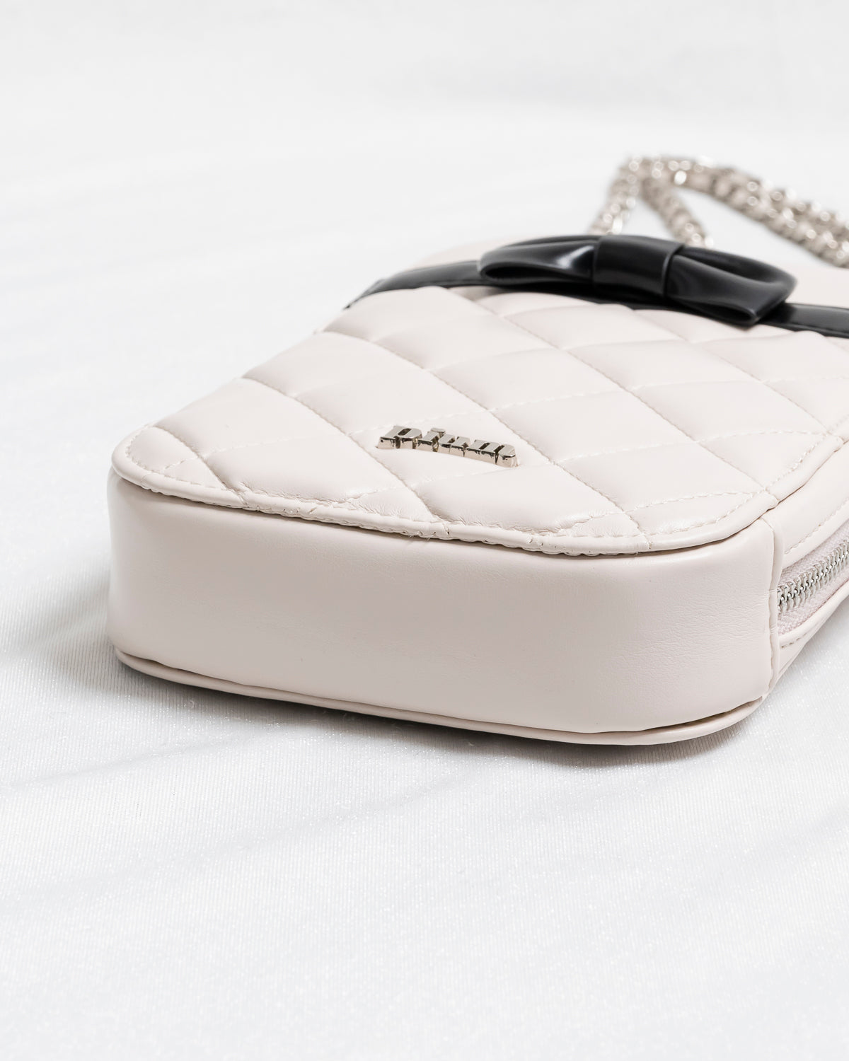 フロントリボンキルティングフォンホルダー