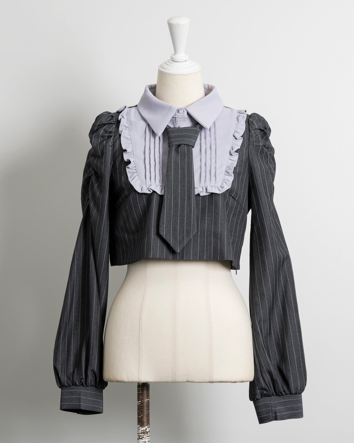 カラー:グレーストライプ