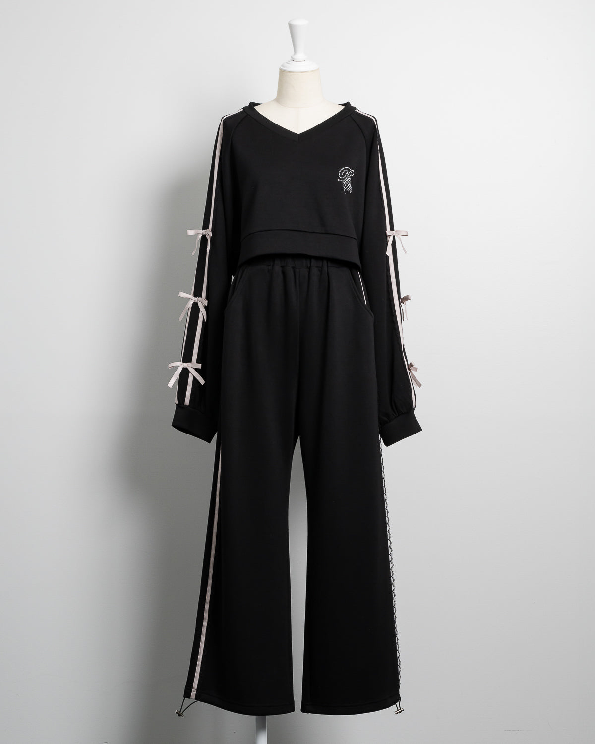 カラー:ブラック