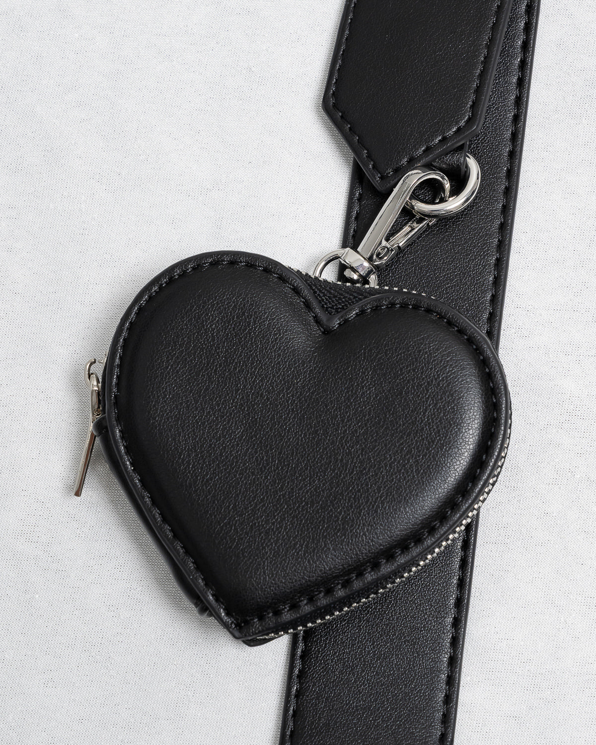 ハートポーチ付きビジューラウンドバッグ