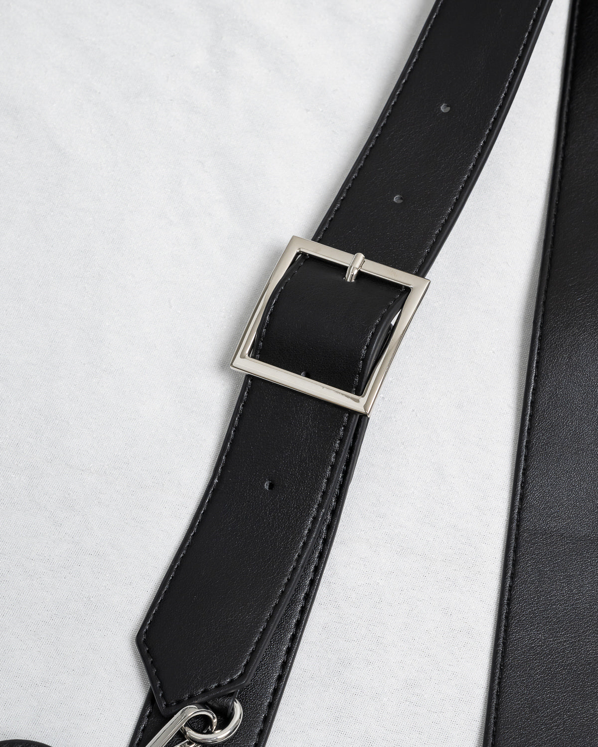 ハートポーチ付きビジューラウンドバッグ