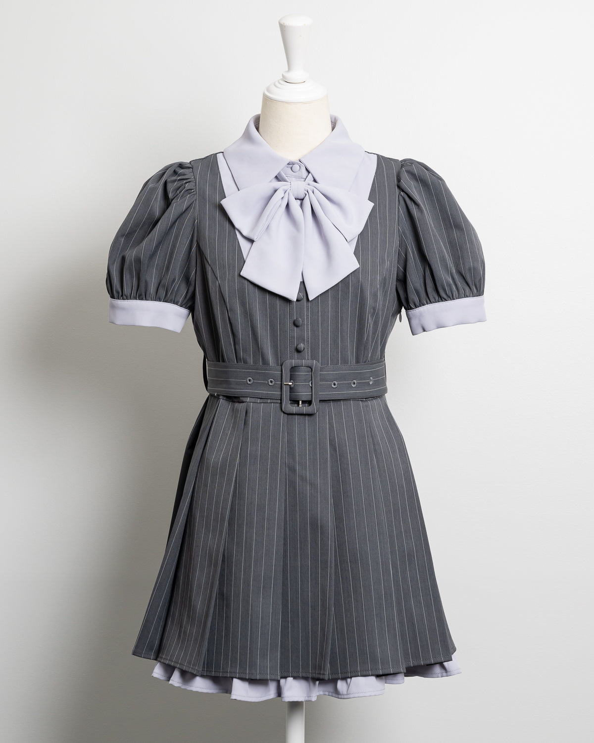 カラー:グレーストライプ