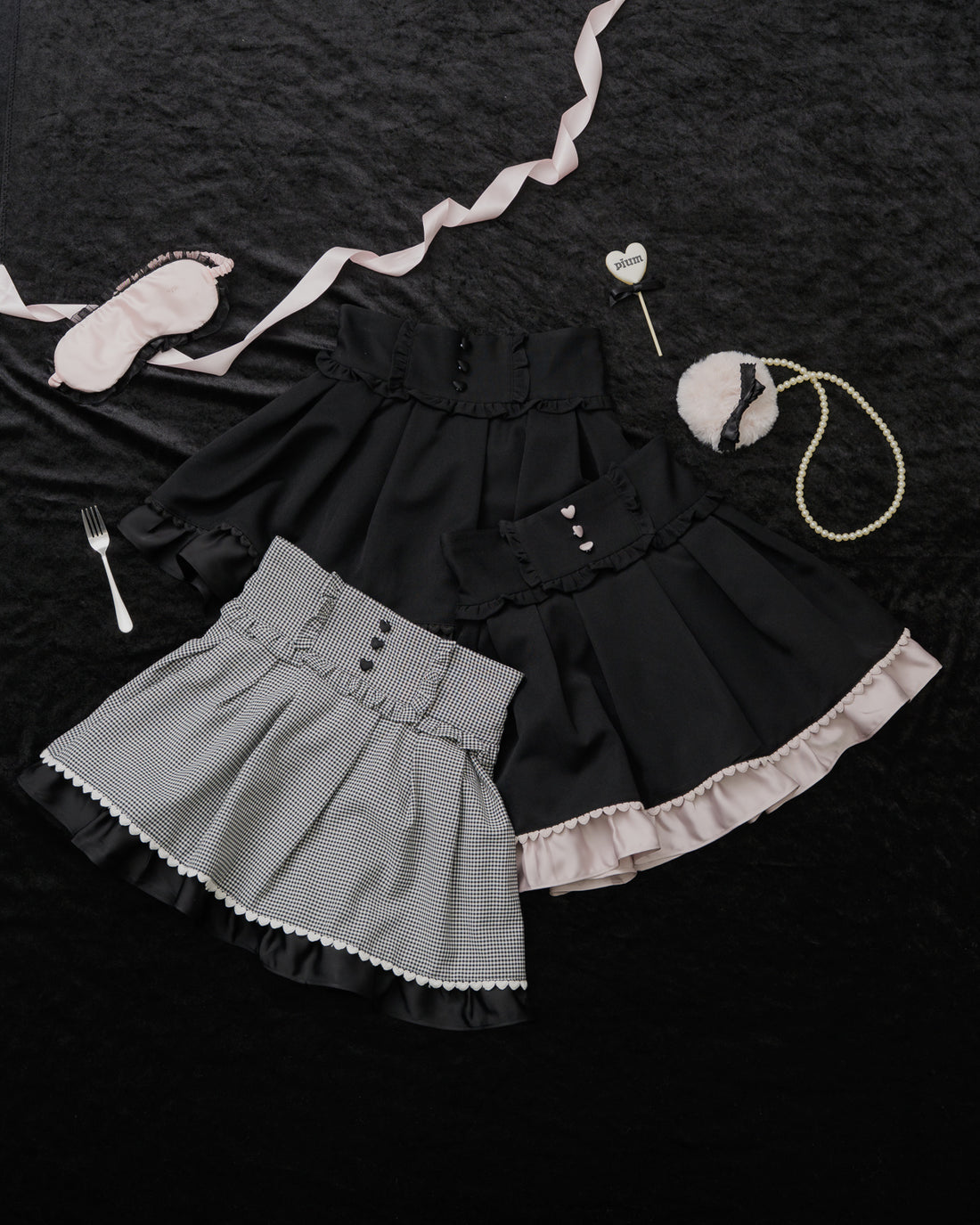 ハートボタンタックフレアミニスカート