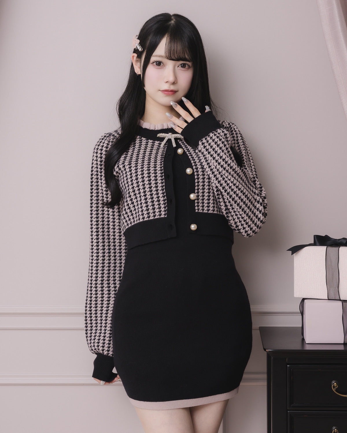 モデル身長:155cm/着用カラー:ブラック×ピンク