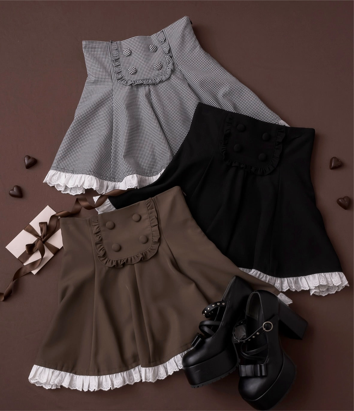 くるみボタンフリルフレアスカート – pium