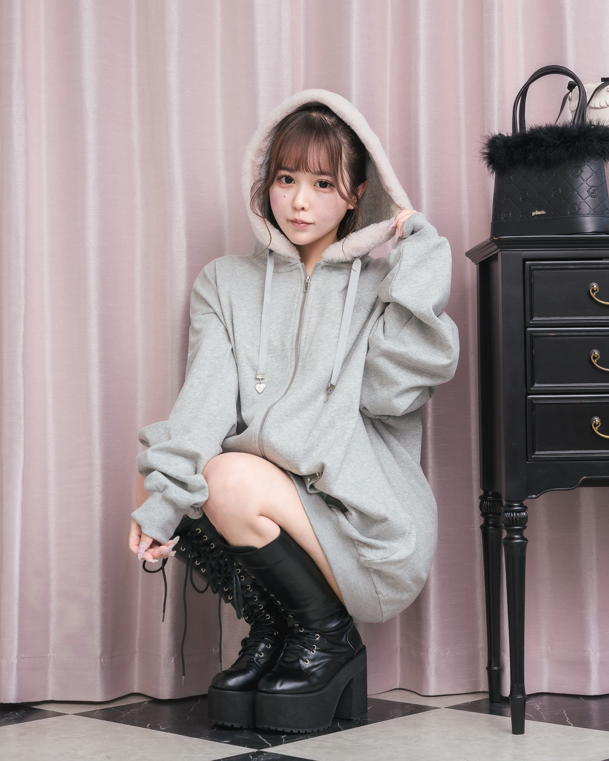 モデル身長:157cm/着用カラー:グレー