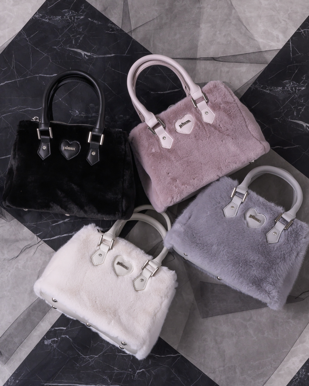 pium ビジューチェーン付きpiumハートファーバッグ 【先着限定 】 ビジューチェーン付きpiumハートファーバッグ