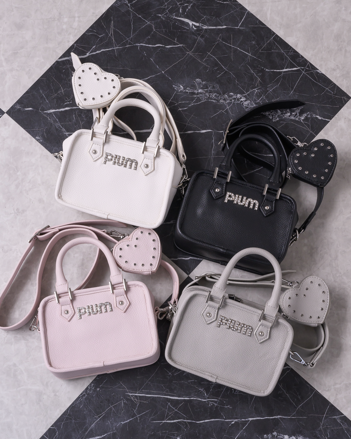 pium ハートポーチ付きミニボストンバッグ ブラック ハートポーチ付きミニボストンバッグ – pium