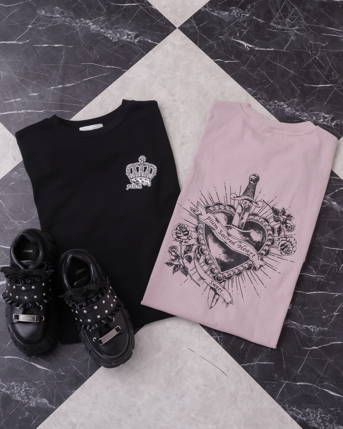 pium ピウム　ブラック　プリント　Tシャツ　半袖 pium sacred heart オーバーサイズ半袖Tシャツ