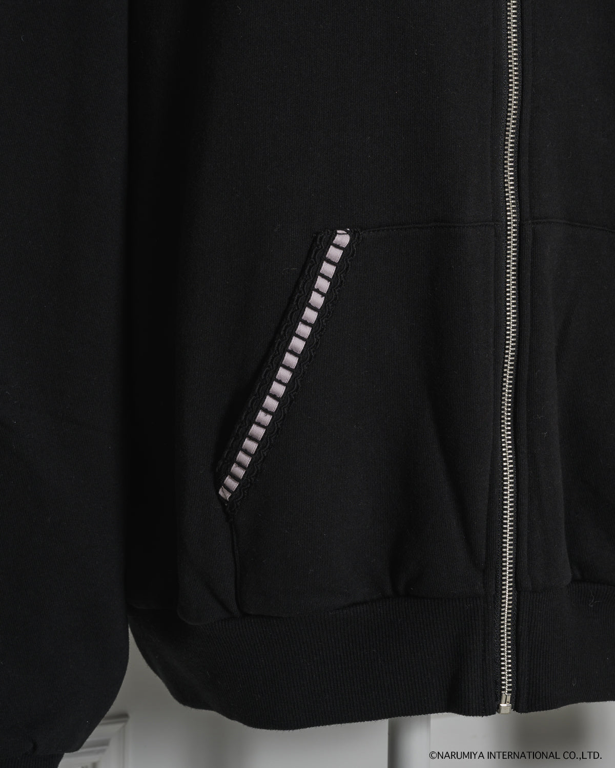 カラー:ブラック×ピンク