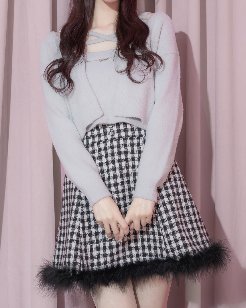フェザー付きウールフレアスカート