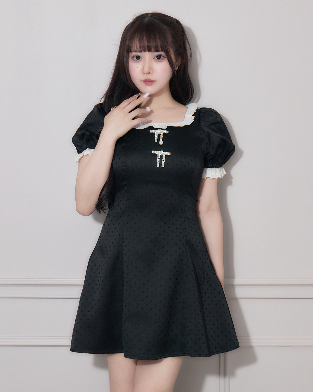 モデル身長:157cm/着用カラー:ブラックジャガード