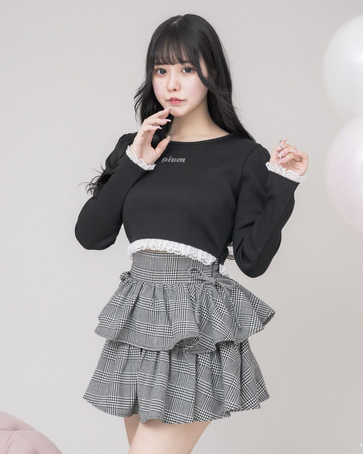 モデル身長:157cm/着用カラー:ブラック×ホワイト