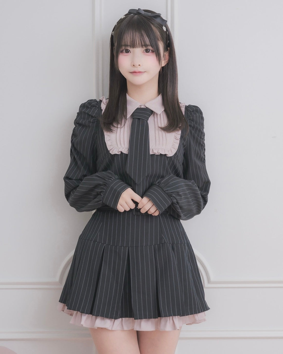 モデル身長:158cm/着用カラー:ブラックストライプ