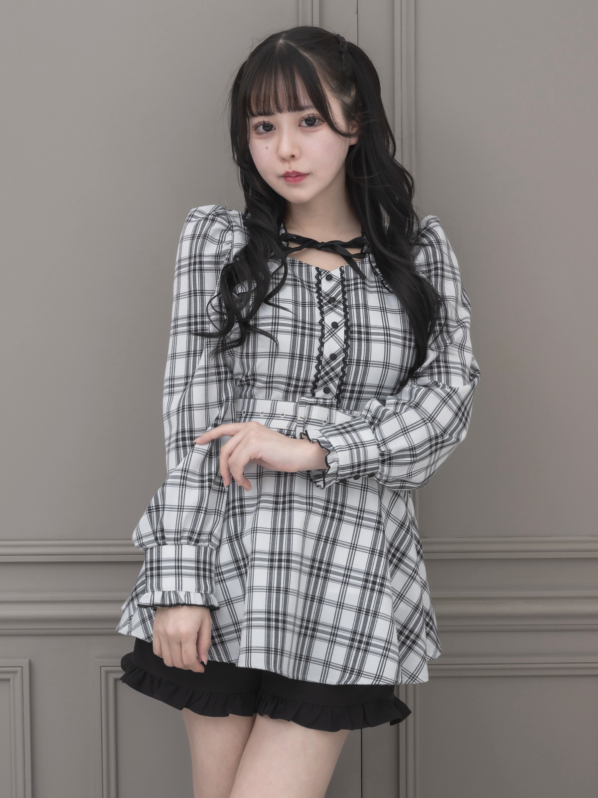 モデル身長:157cm/着用カラー:ホワイトチェック