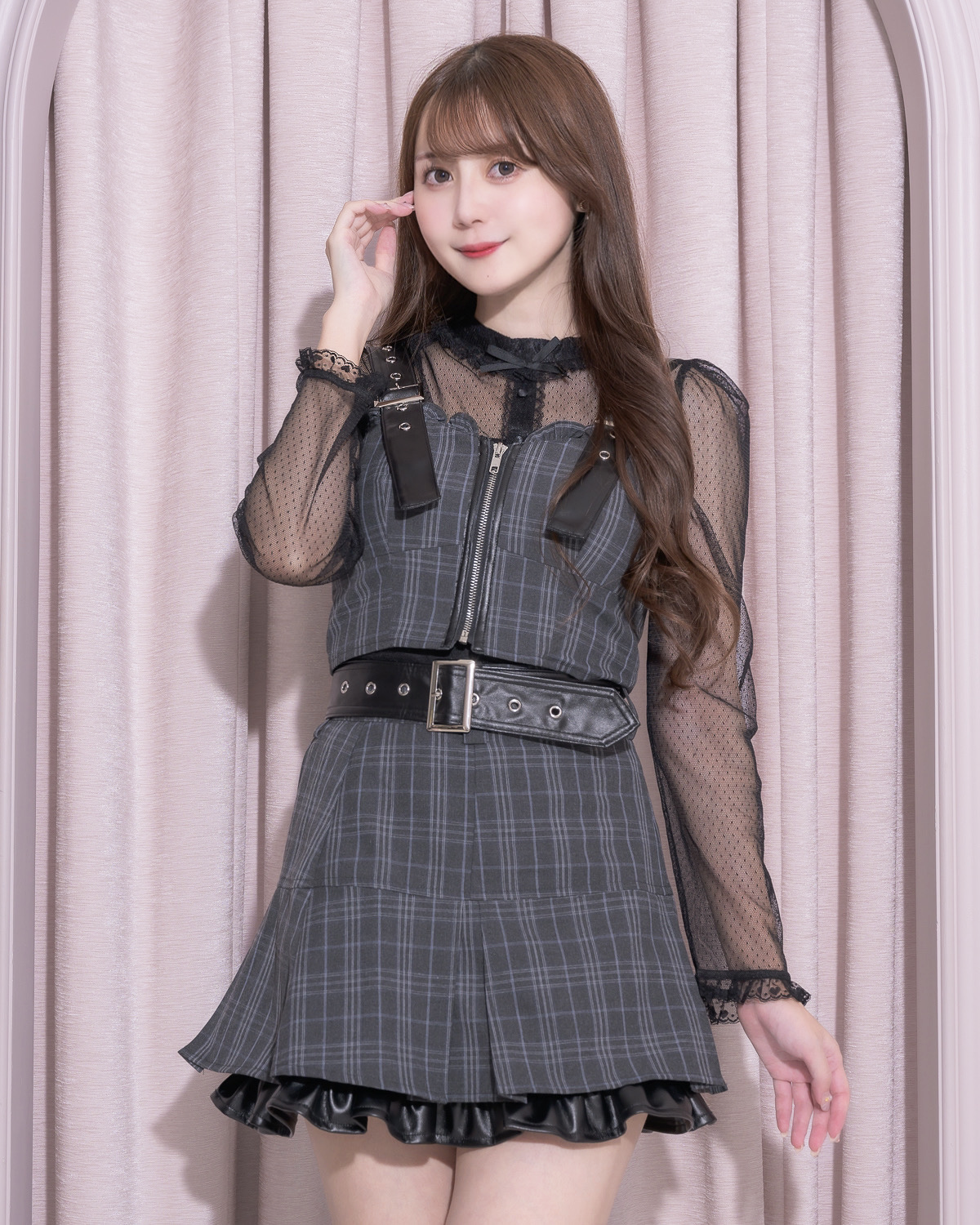 モデル身長:159cm/着用カラー:ブラックチェック