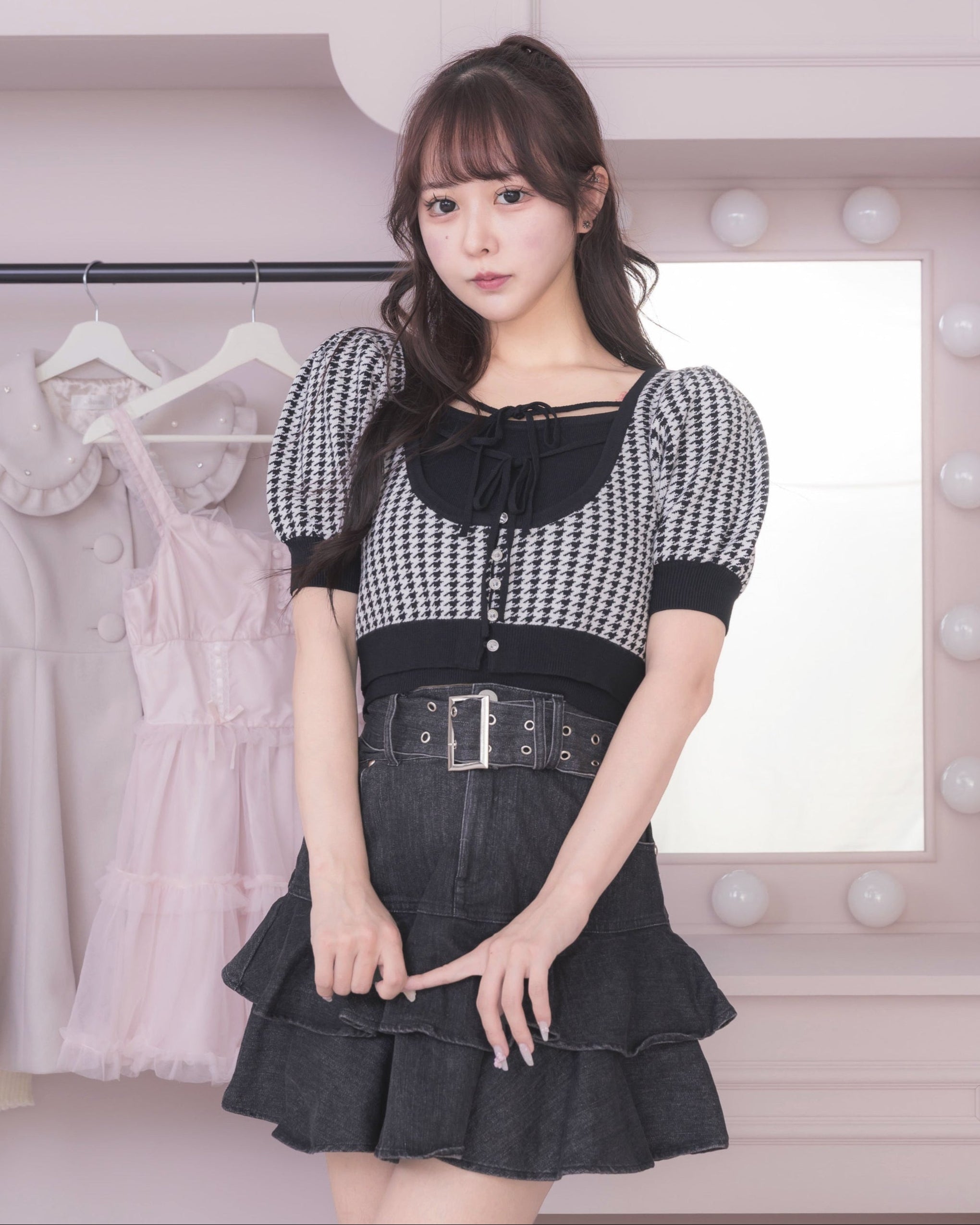 モデル身長:157cm/着用カラー:ブラック×ホワイト