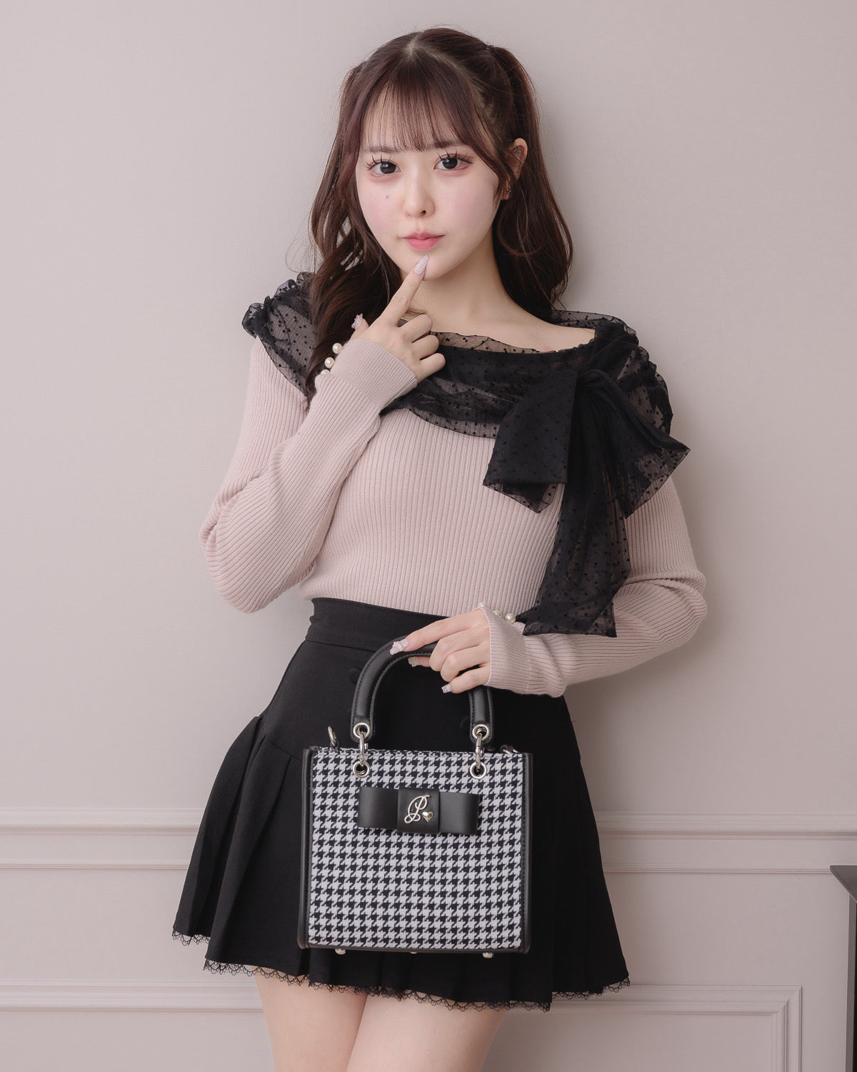 モデル身長:157cm/着用カラー:ピンク×ブラック