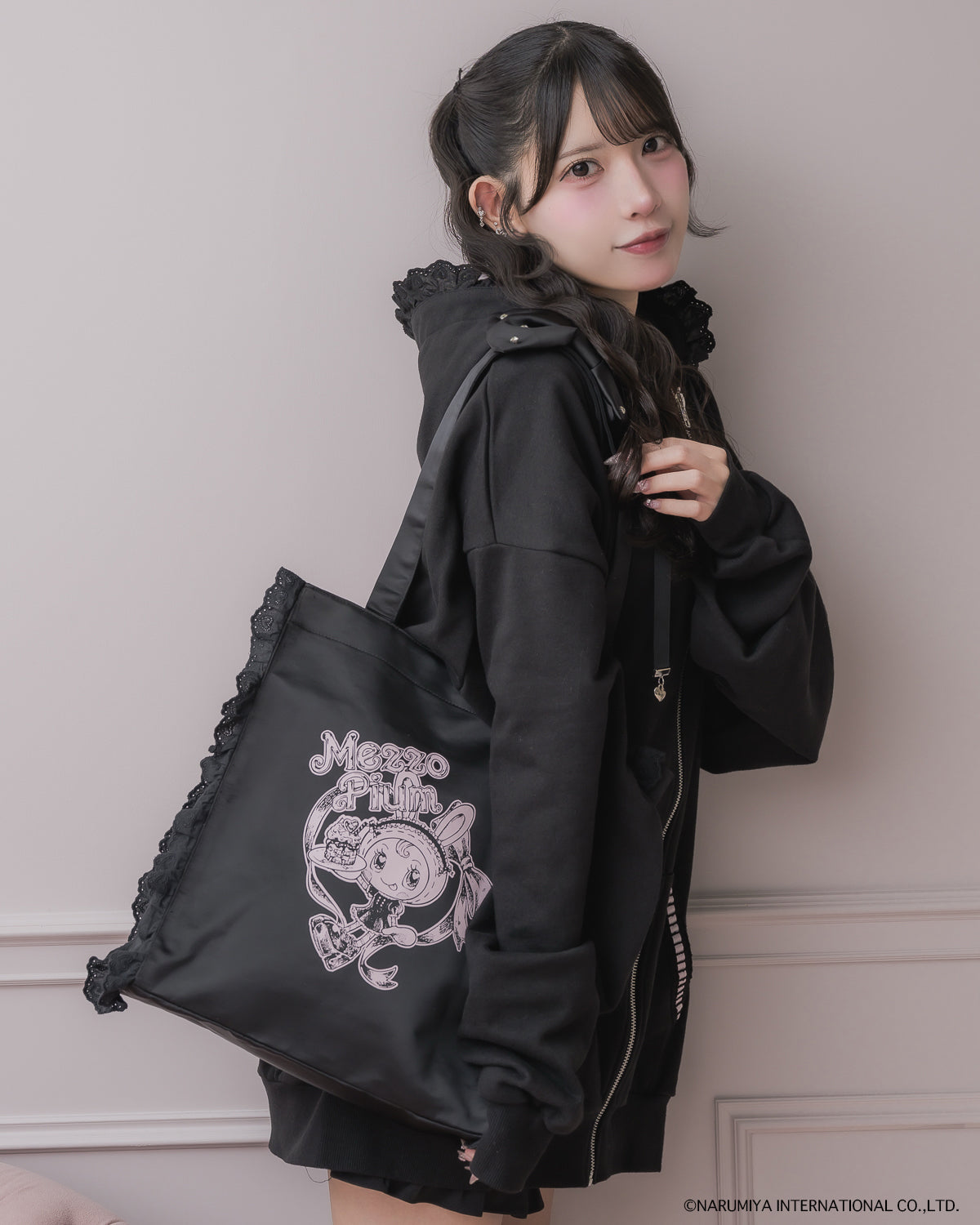 カラー:ブラック