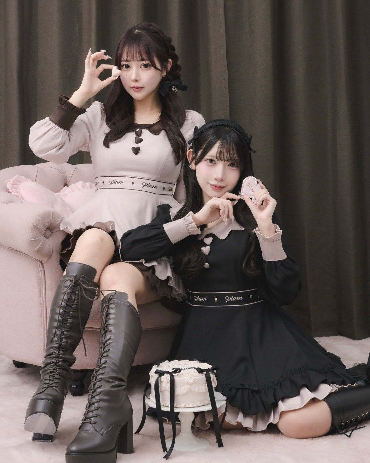 (左)モデル身長:157cm/着用カラー:ピンク(右)モデル身長:152cm/着用カラー:ブラック