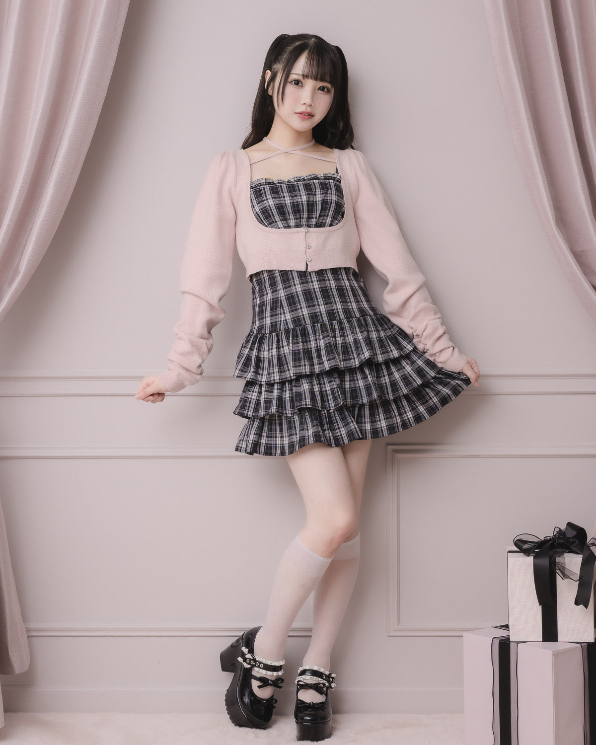 モデル身長:158cm/着用カラー:ピンク×ブラック