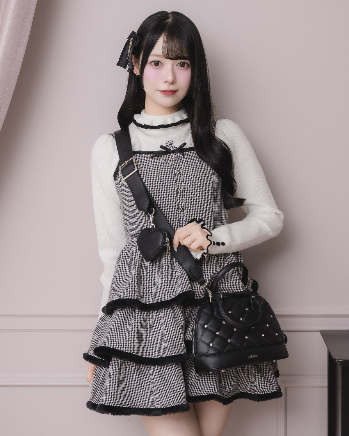 モデル身長:155cm/着用カラー:ブラック