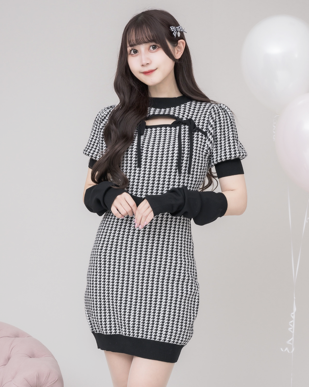モデル身長:159cm/着用カラー:ホワイト×ブラック