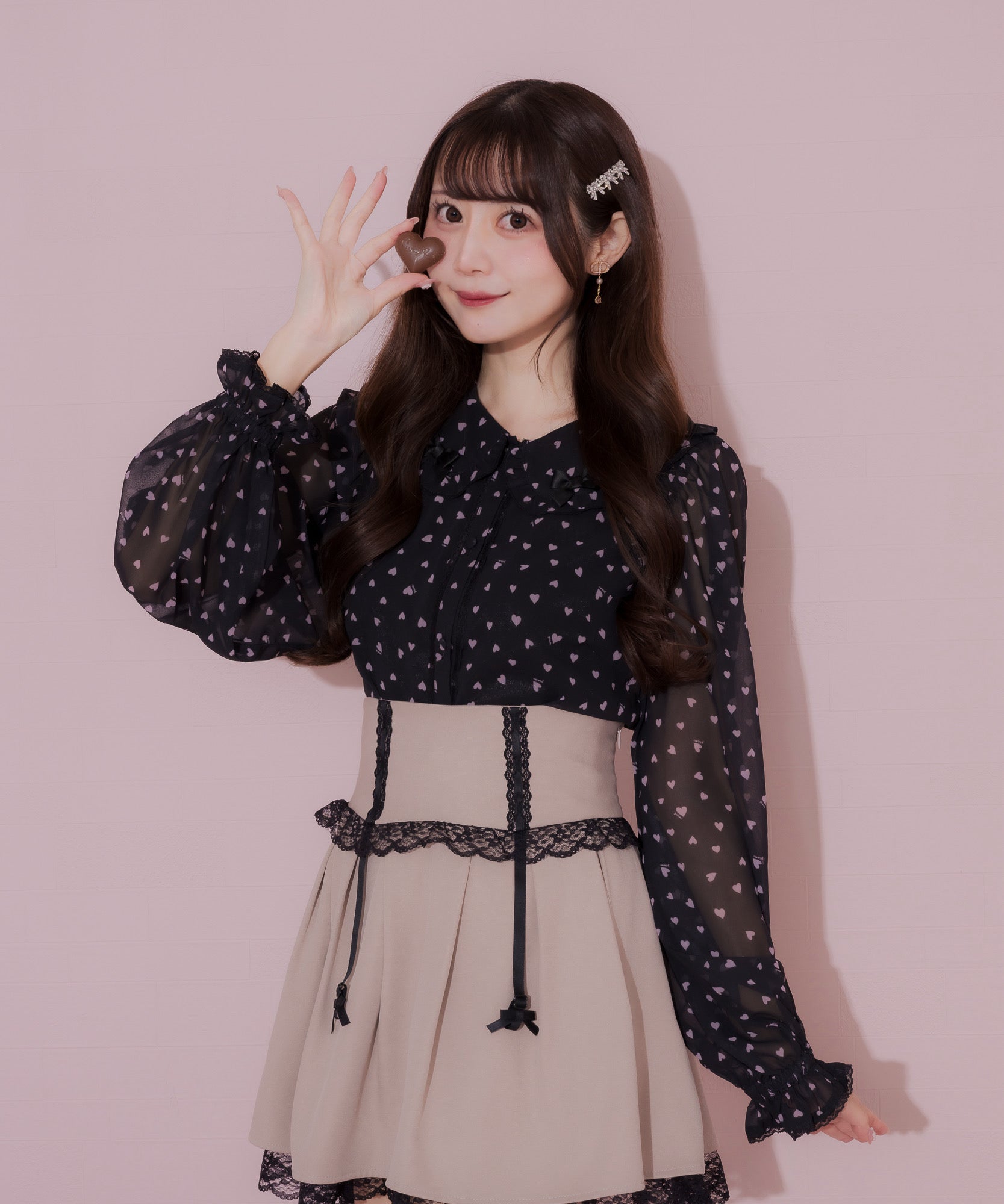 モデル身長:158cm/着用カラー:ブラック×ピンク