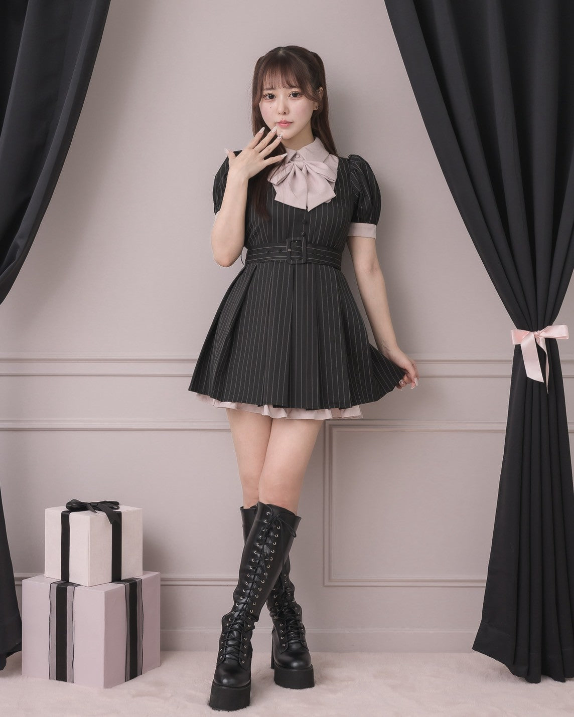 モデル身長:157cm/着用カラー:ブラックストライプ